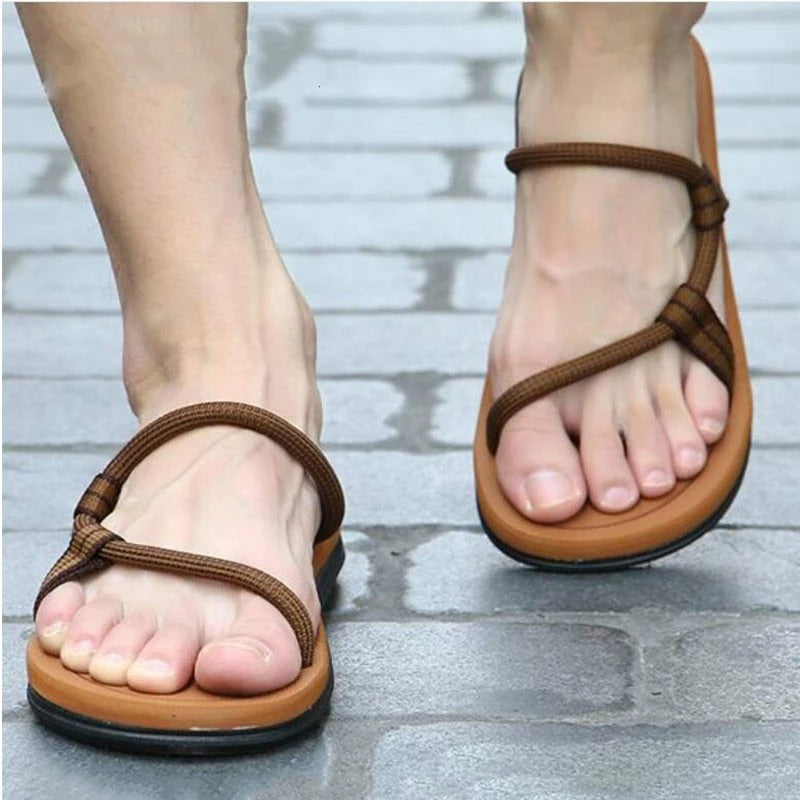 2022 New Men's  Fashion Light Sandals